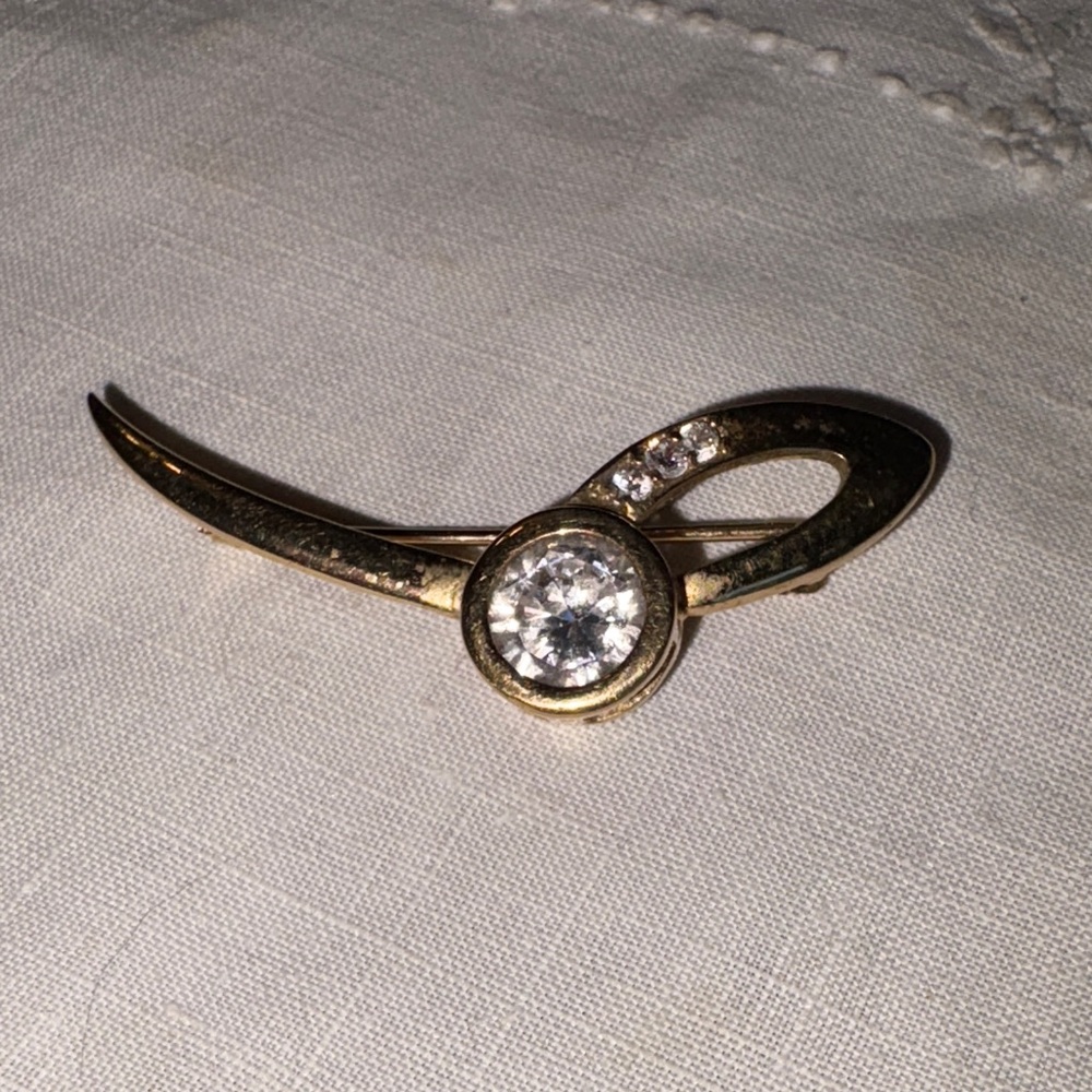 Elegant Gold and Silver Brooch